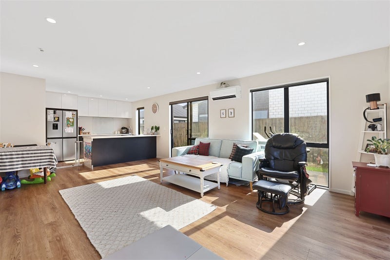 15 Romney Drive, Belfast, Christchurch - Carousel 1