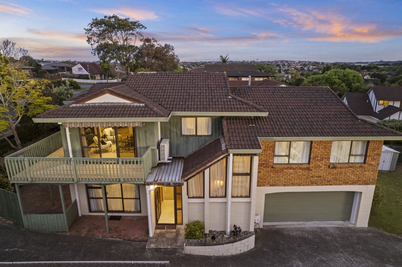 10 Venus Place, Half Moon Bay, Auckland - Carousel 1