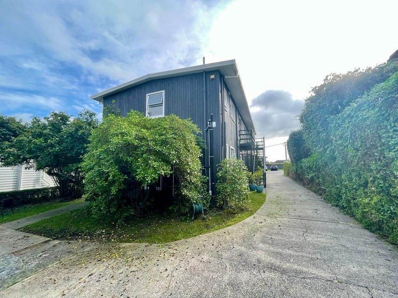 4 Gannet Point, Rothesay Bay, Auckland - Carousel 2