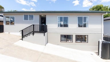 26 Malmo Place, Massey, Auckland - Carousel 1