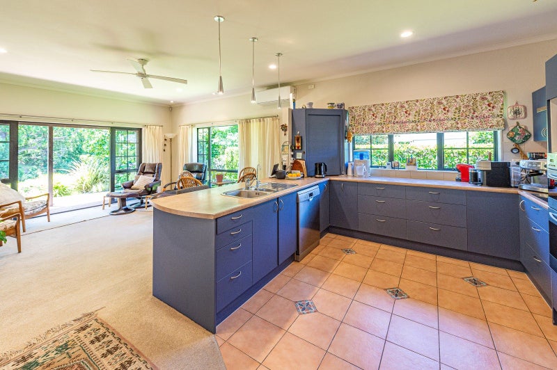 7 Suffolk Drive, Otamatea, Whanganui - Carousel 2