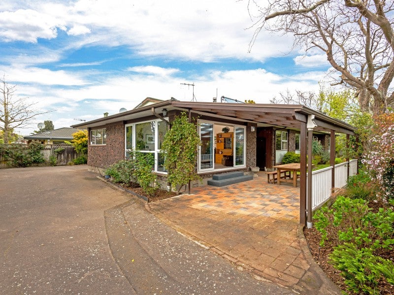 19 Edwards Place, Terrace End, Palmerston North - Carousel 1