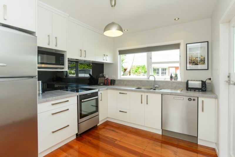1 Holyrood Street, Taradale, Napier - Carousel 2