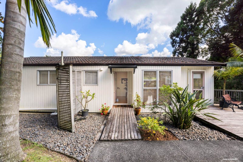 2 Teviot Place, Totara Vale, Auckland - Carousel 2