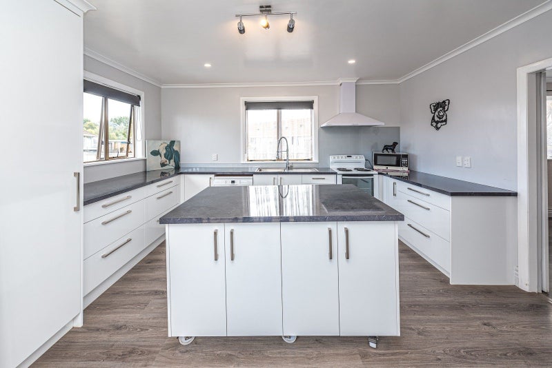 87 Carlton Avenue, Tawhero, Whanganui - Carousel 2