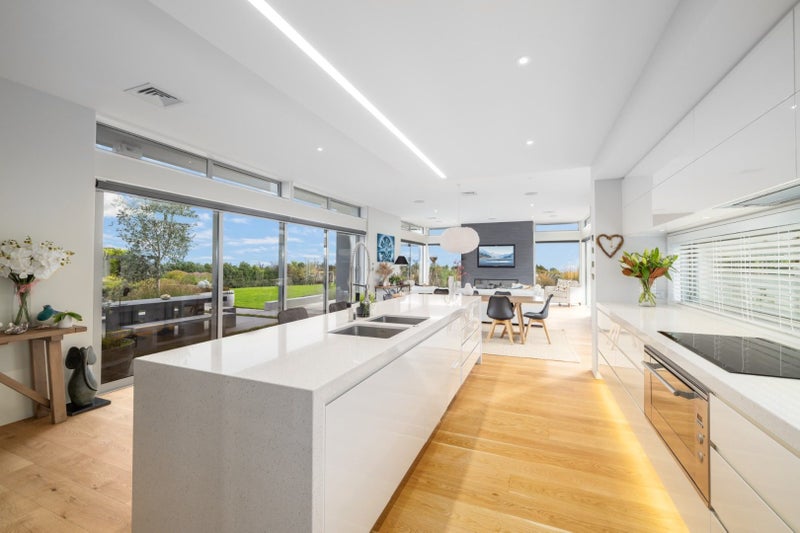 2 Aglaia Place, Cracroft, Christchurch - Carousel 1