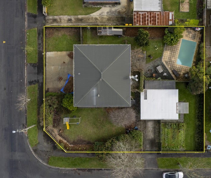 103 Cook Street, Hamilton East, Hamilton - Carousel 2