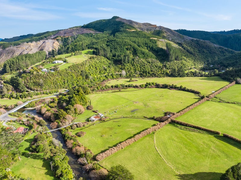 20 Karapoti Road, Craigs Flat, Upper Hutt - Carousel 1