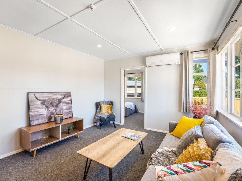 42 Elizabeth Street, Moera, Lower Hutt - Carousel 1