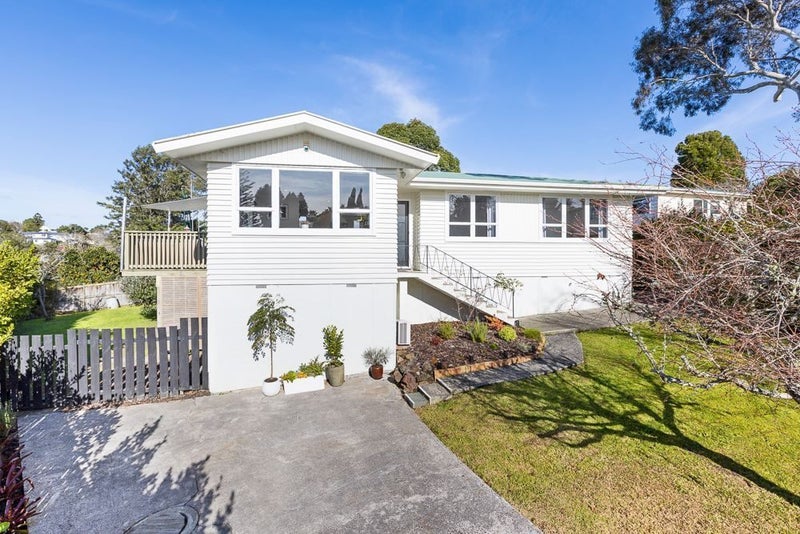 39 Japonica Drive, Beach Haven, Auckland - Carousel 2
