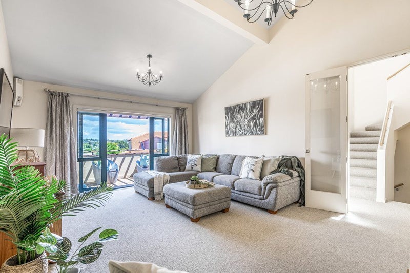 9/8 Tobago Place, Sunnynook, Auckland - Carousel 2