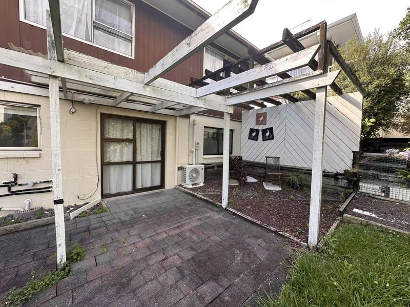 10 Sunnyridge Place, Hillsborough, Auckland - Carousel 8