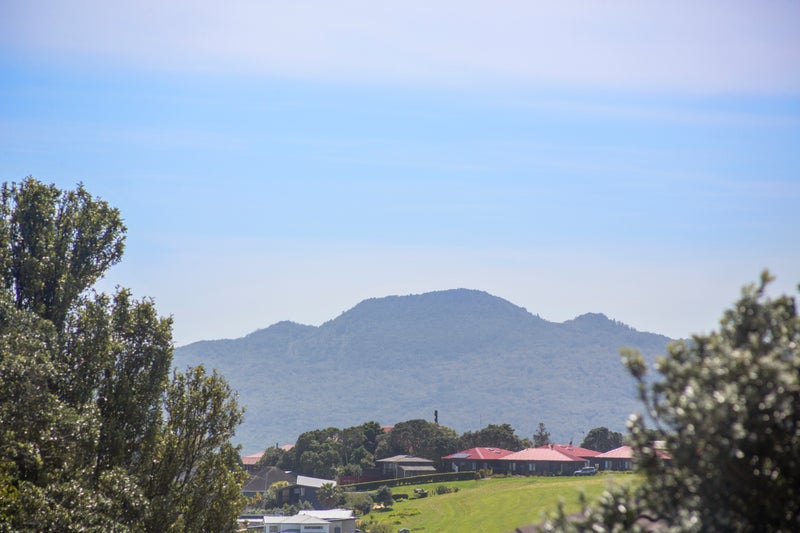 97 Coates Avenue, Orakei, Auckland - Carousel 2