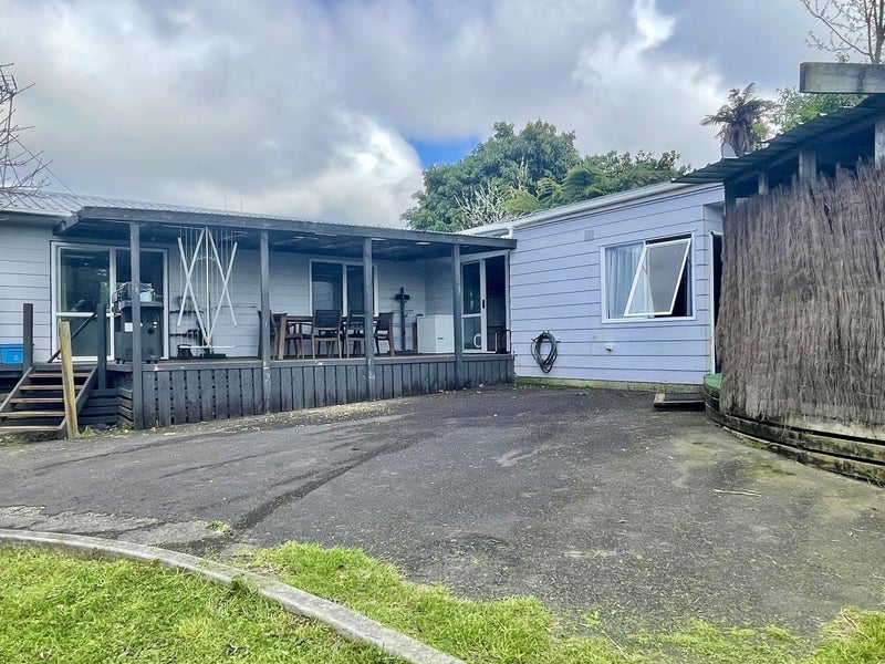 11 Dunrobbin Place, Gate Pa, Tauranga - Carousel 1