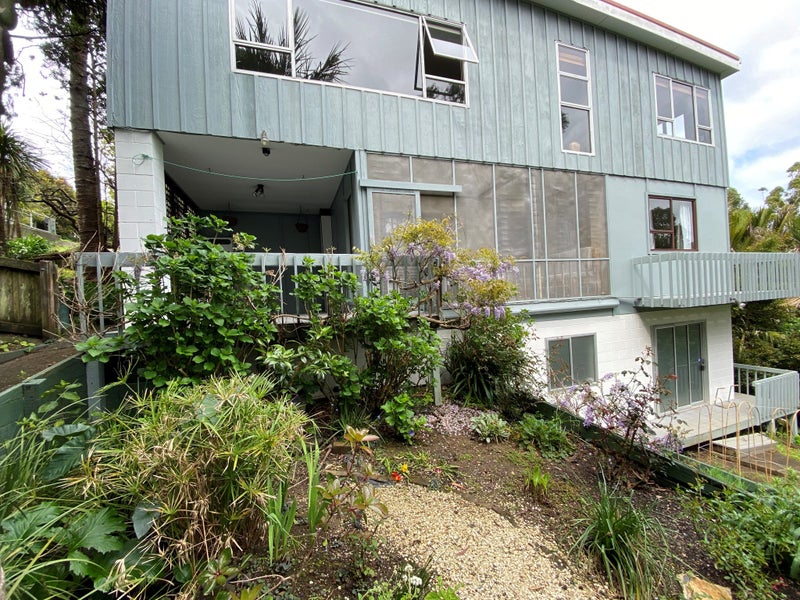 138 Glenfield Road, Birkenhead, Auckland - Carousel 1