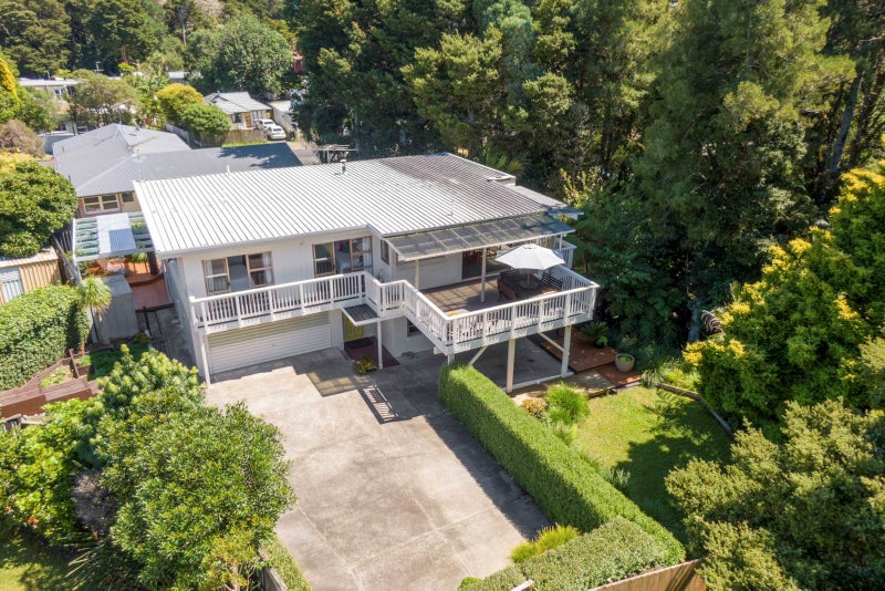 16 Walpole Avenue, Hillpark, Auckland - Carousel 1