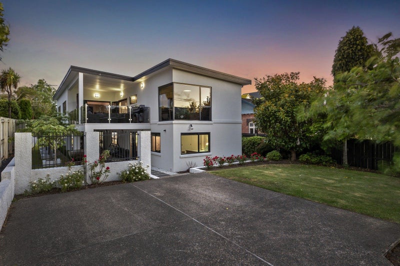 92 Preston Crescent, Belleknowes, Dunedin - Carousel 1