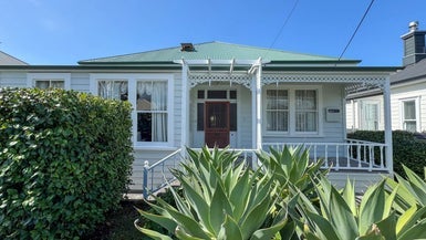 4 Tainui Road, Devonport, Auckland - Carousel 1