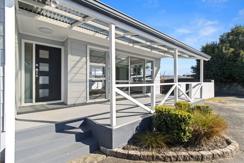 1/6 Oakfield Crescent, Pukete, Hamilton - Carousel 1