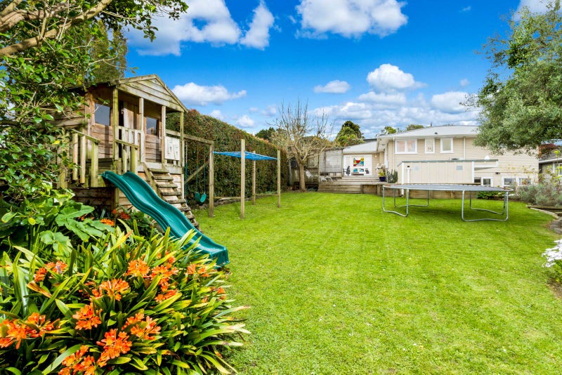 31 Selwyn Crescent, Forrest Hill, Auckland - Carousel 1