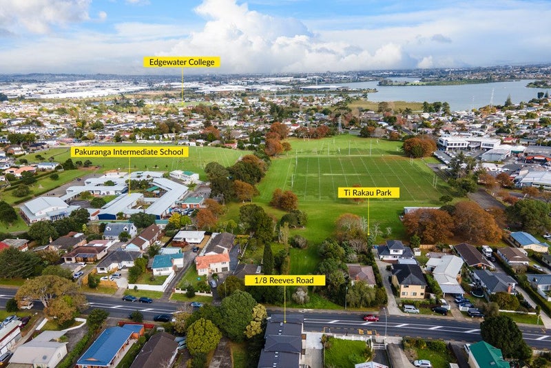 1/8 Reeves Road, Pakuranga, Auckland - Carousel 1