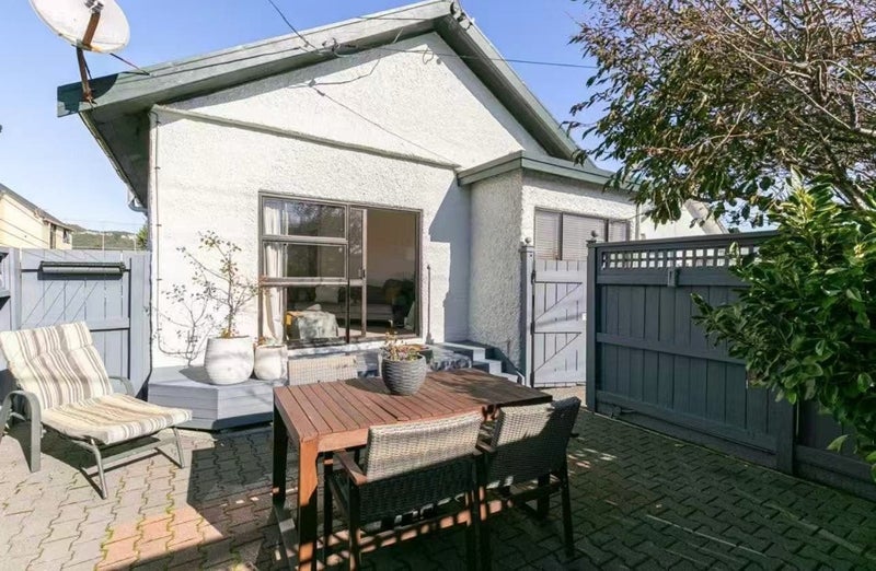 406 Broadway, Miramar, Wellington - Carousel 7