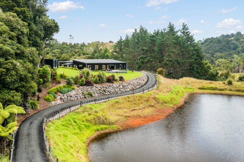 187 Millington Road, Whangarei - Carousel 1