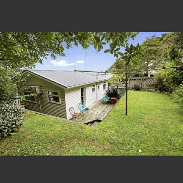 1/6 Taka Grove, Normandale, Lower Hutt - Carousel 9