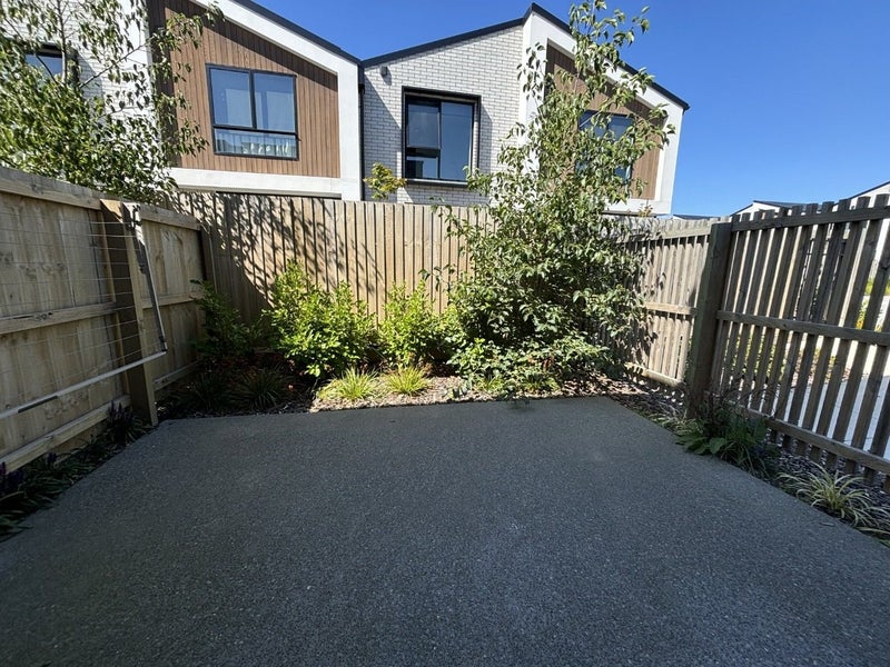 4/325 Lincoln Road, Addington, Christchurch - Carousel 8