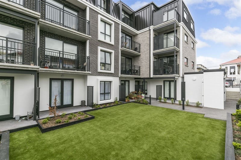 407/2 Colombo Street, Newtown, Wellington - Carousel 1
