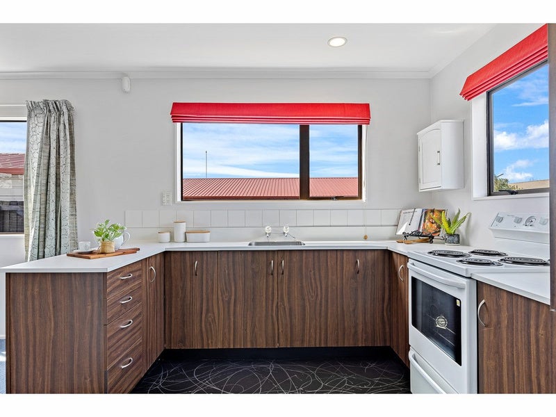 1/53 Arcon Drive, Broomfield, Christchurch - Carousel 2