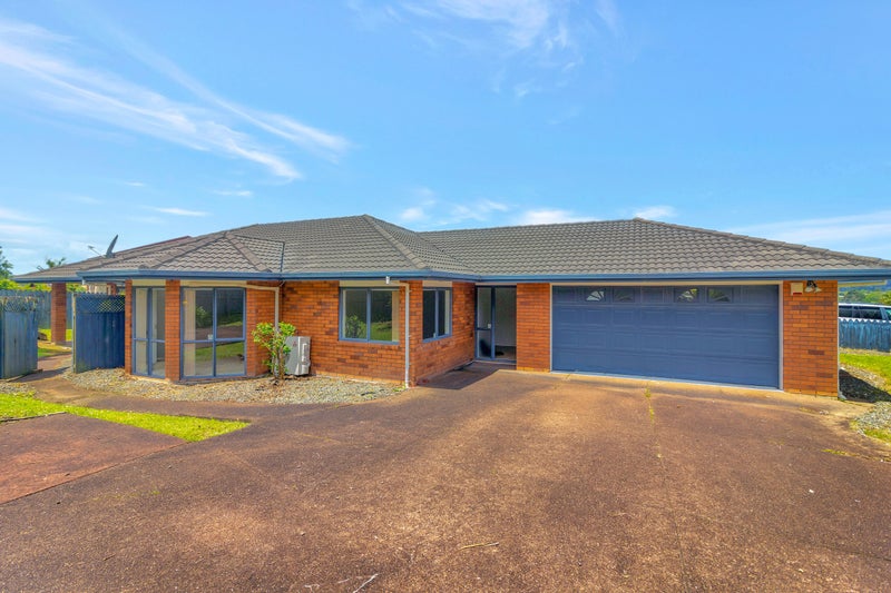 14 San Valentino Drive, Henderson, Auckland - Carousel 1