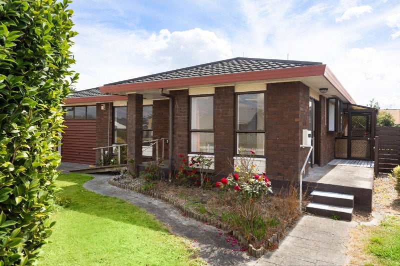 12 Jasmine Avenue, Dinsdale, Hamilton - Carousel 2