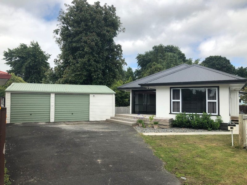 11 Moncrieff Avenue, Fairfield, Hamilton - Carousel 2