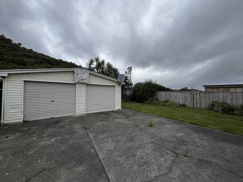 176 Major Drive, Kelson, Lower Hutt - Carousel 2