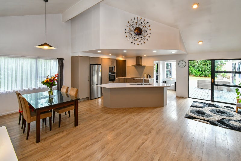 29 Len Garlick Place, Pahurehure, Papakura - Carousel 2