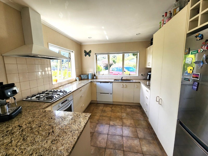 2 Emerald Hill Drive, Birchville, Upper Hutt - Carousel 2