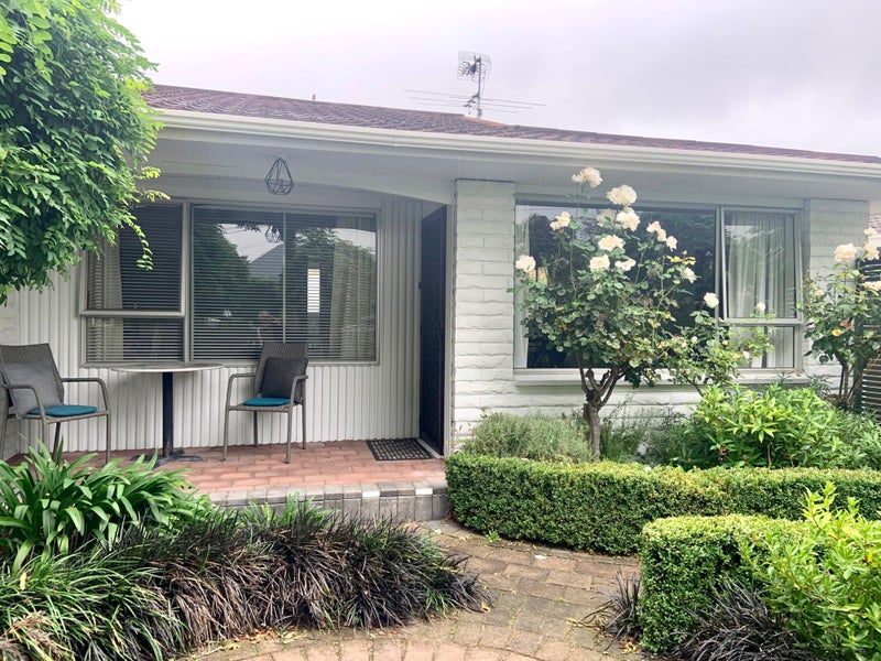 1/16 Oxley Avenue, St Albans, Christchurch - Carousel 1