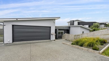 85 Endeavour Drive, Whitby, Porirua - Carousel 1
