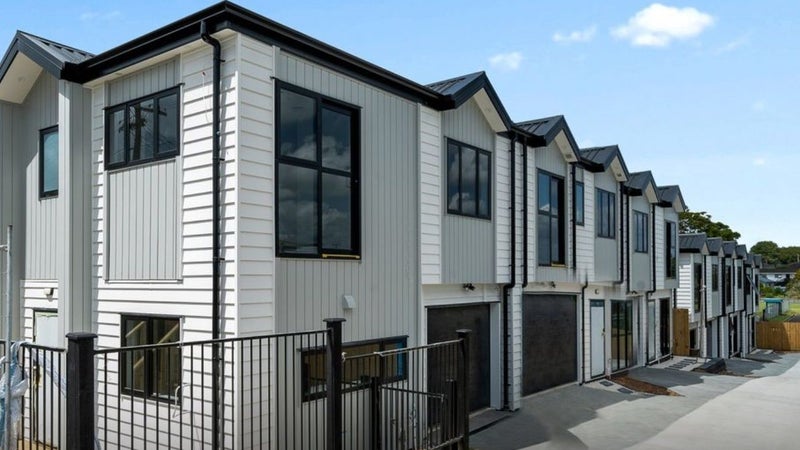 1D Frances Street, Manurewa, Auckland - Carousel 1