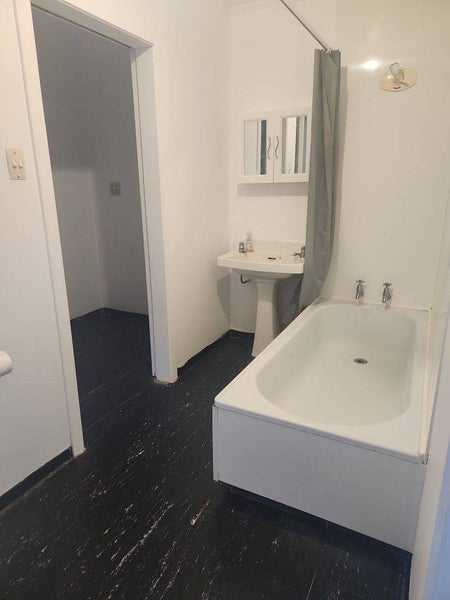 1/82 Barnard Street, Wadestown, Wellington - Carousel 6