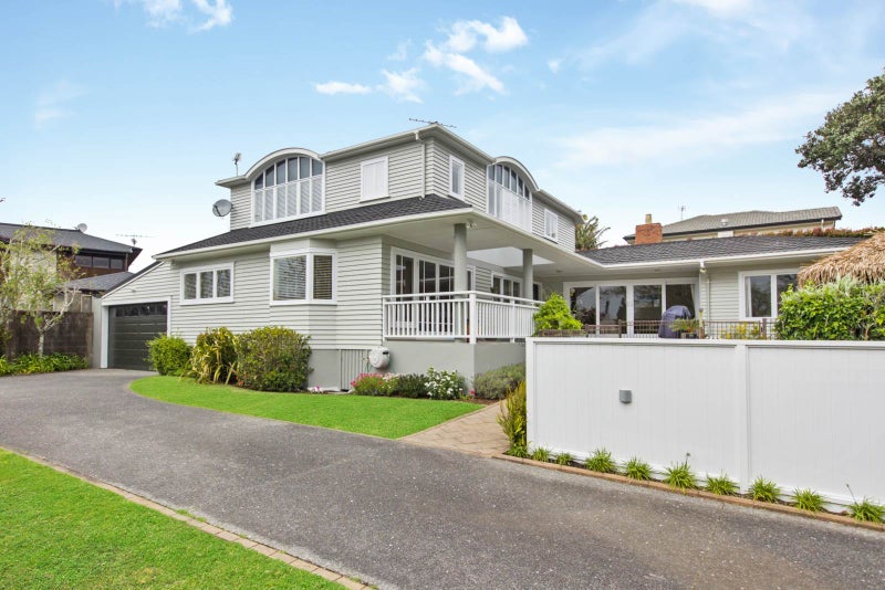 231 Beach Road, Campbells Bay, Auckland - Carousel 1