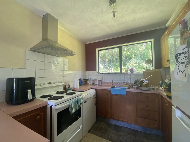 25 Fernhaven Grove, Newlands, Wellington - Carousel 2