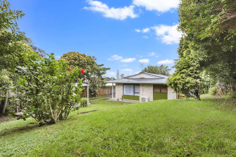 2/10 Metric Place, Te Atatu South, Auckland - Carousel 1