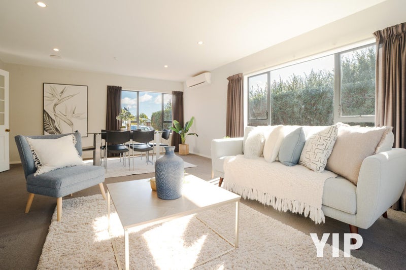 15B Kinapori Terrace, Newlands, Wellington - Carousel 2