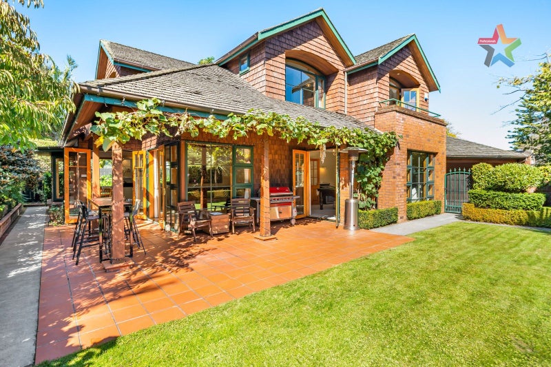 5 Myrtle Street, Hutt Central, Lower Hutt - Carousel 1