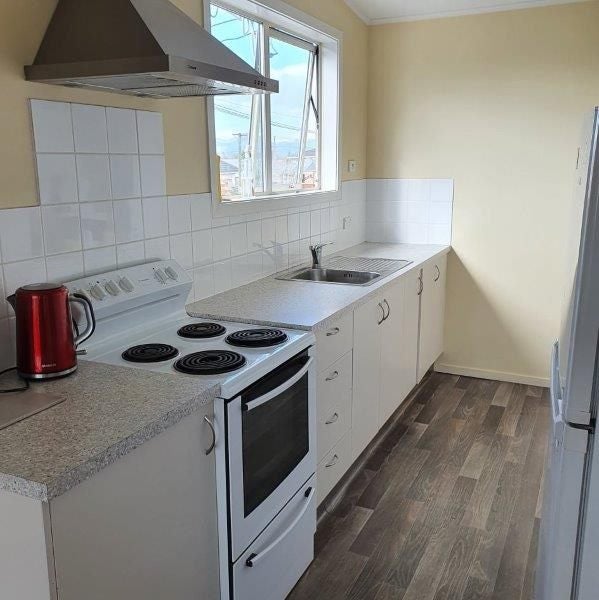 17 Newnham Terrace, Upper Riccarton, Christchurch - Carousel 2