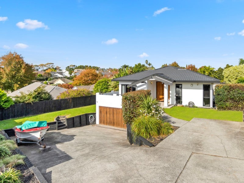 15 Harlech Glen, Bethlehem, Tauranga - Carousel 1