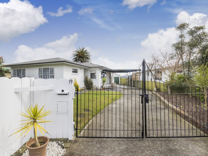 19 Paisley Street, Awapuni, Palmerston North - Carousel 1
