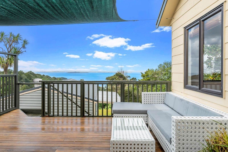 29A Lookout Drive, Laingholm, Auckland - Carousel 2